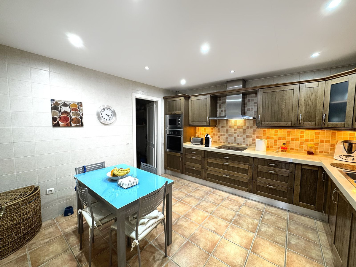 bcaa1bf2e50143c283cd4654bd6ab3c8 - 7