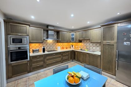 bcaa1bf2e50143c283cd4654bd6ab3c8 - 8