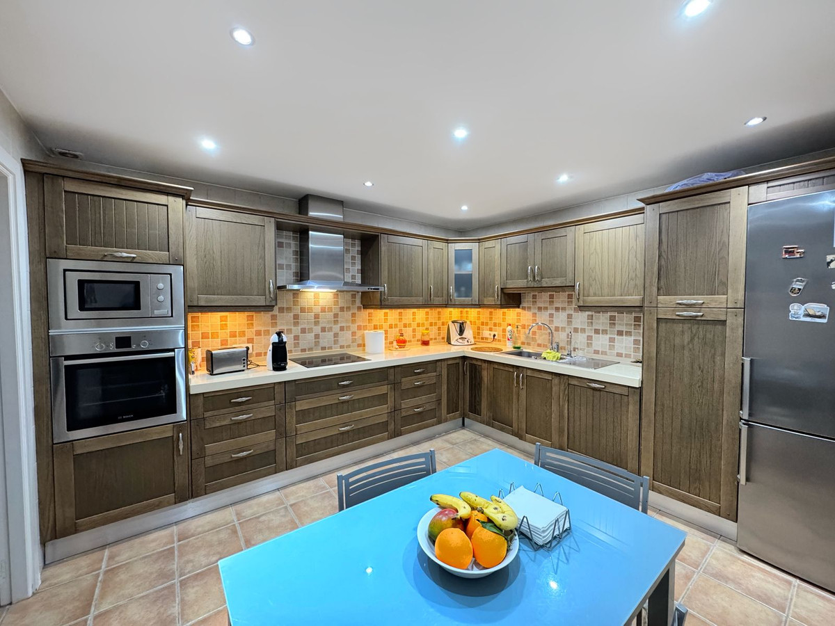 bcaa1bf2e50143c283cd4654bd6ab3c8 - 8