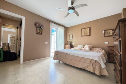 bcaa1bf2e50143c283cd4654bd6ab3c8 - 9