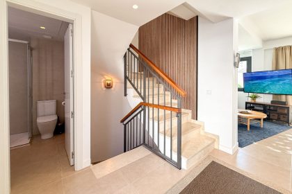 bd11e8a2df67dc0c69b7e8e60477f910 - 22