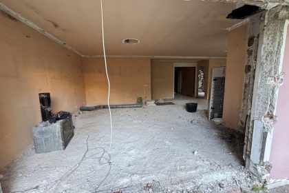 bd65aa9eb7fb9c4a956ce34205496340 - 11