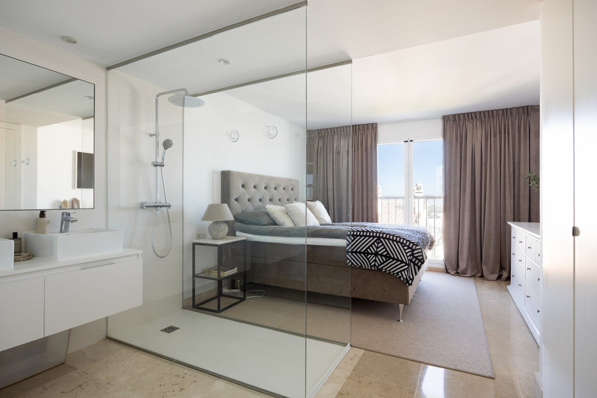 bd71d69ccb4762fe031fa876640d9d5f - 13