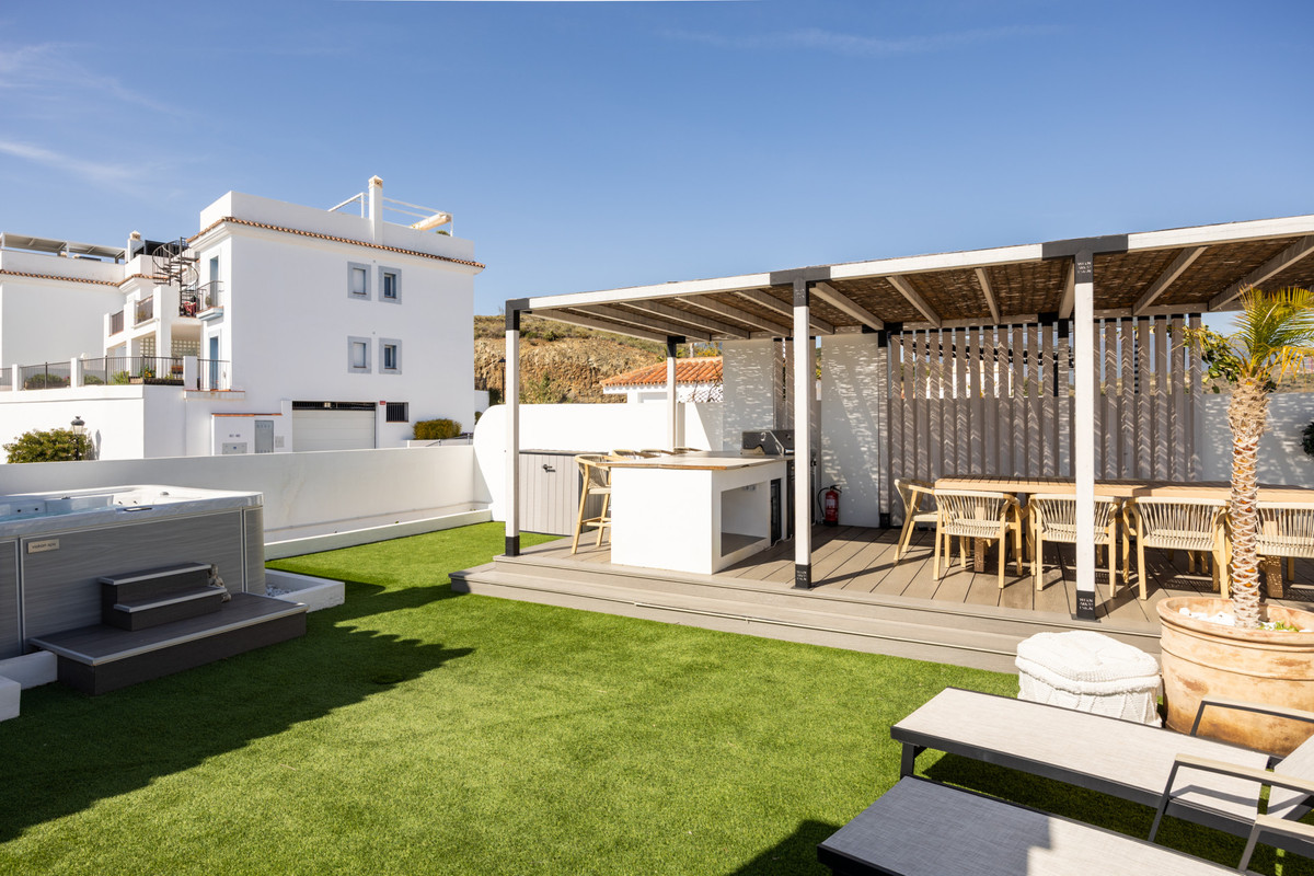 bd71d69ccb4762fe031fa876640d9d5f - 17