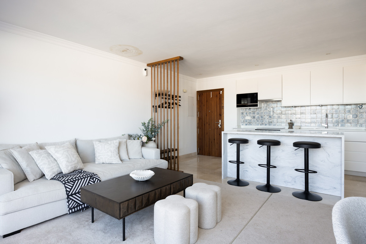 bd71d69ccb4762fe031fa876640d9d5f - 3