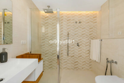 bd7bc6f36264c08b3dadf6ccf5000e1f - 12