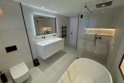 be0b72a90e0449b3cebadb1d081542fb - 13