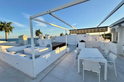 be0b72a90e0449b3cebadb1d081542fb - 15