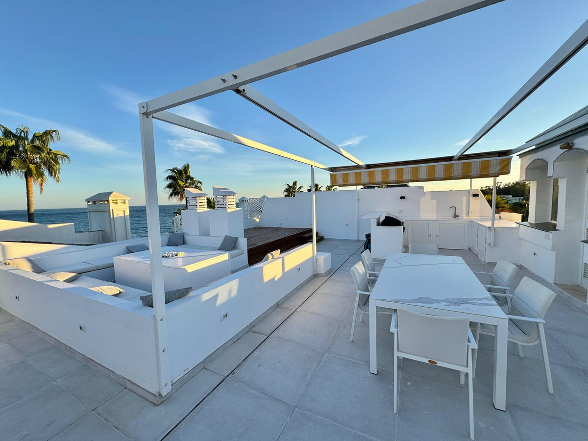 be0b72a90e0449b3cebadb1d081542fb - 15