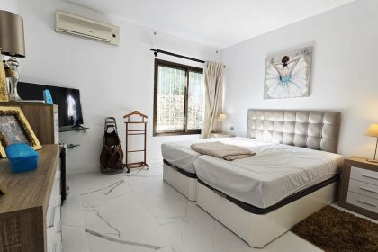 bf9e5d81f440dc9fec54427ca72ee9a5 - 13