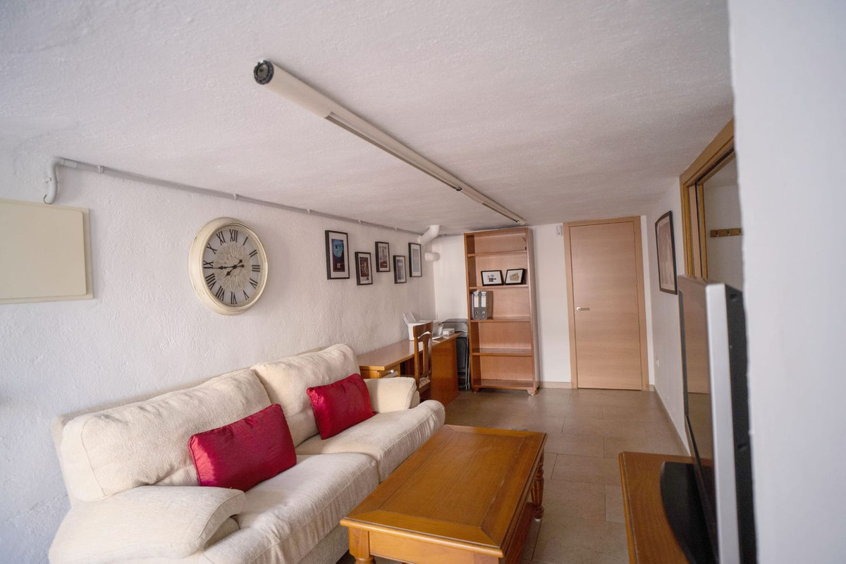 bfb79d6e371955d858ae72ee5e371d97 - 11