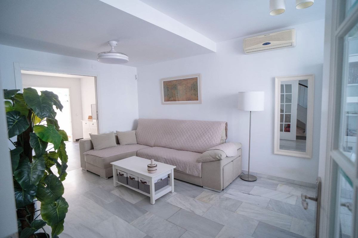 bfb79d6e371955d858ae72ee5e371d97 - 17