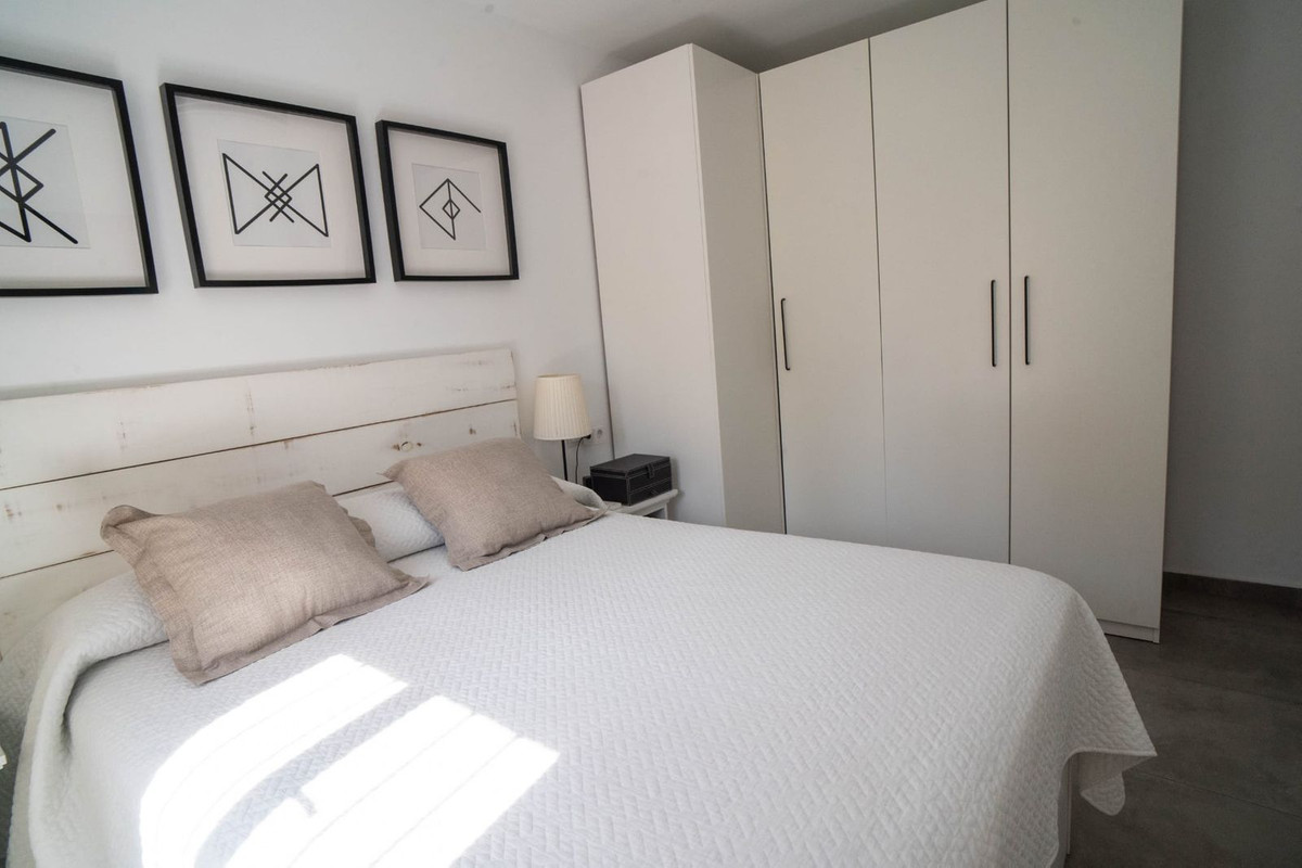 bfb79d6e371955d858ae72ee5e371d97 - 22