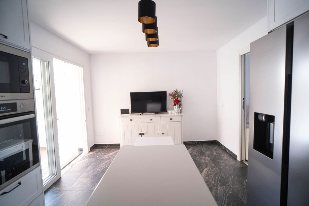 bfb79d6e371955d858ae72ee5e371d97 - 27