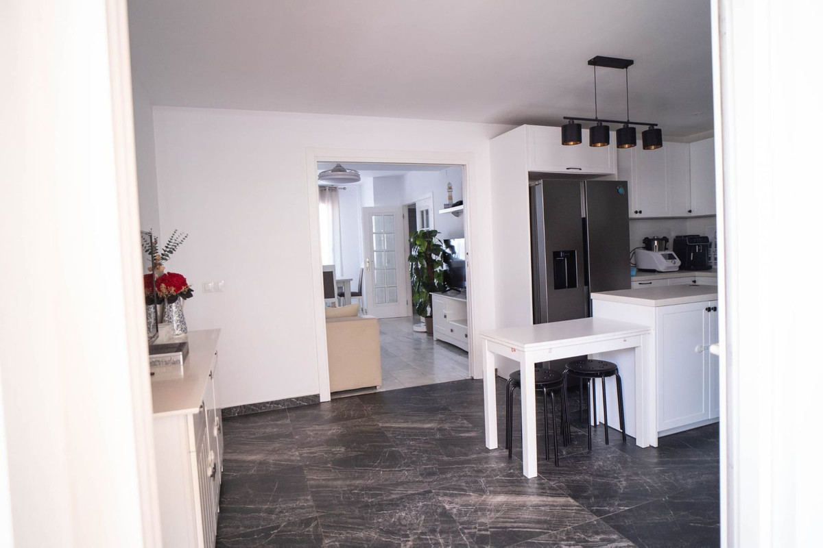 bfb79d6e371955d858ae72ee5e371d97 - 28