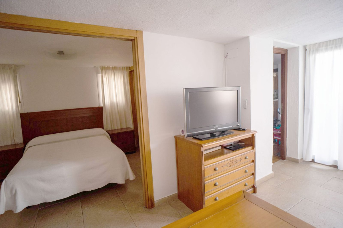 bfb79d6e371955d858ae72ee5e371d97 - 33