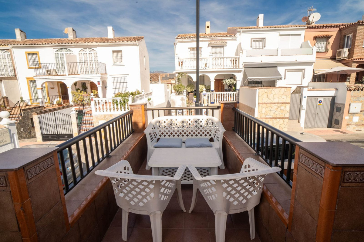 bfb79d6e371955d858ae72ee5e371d97 - 4