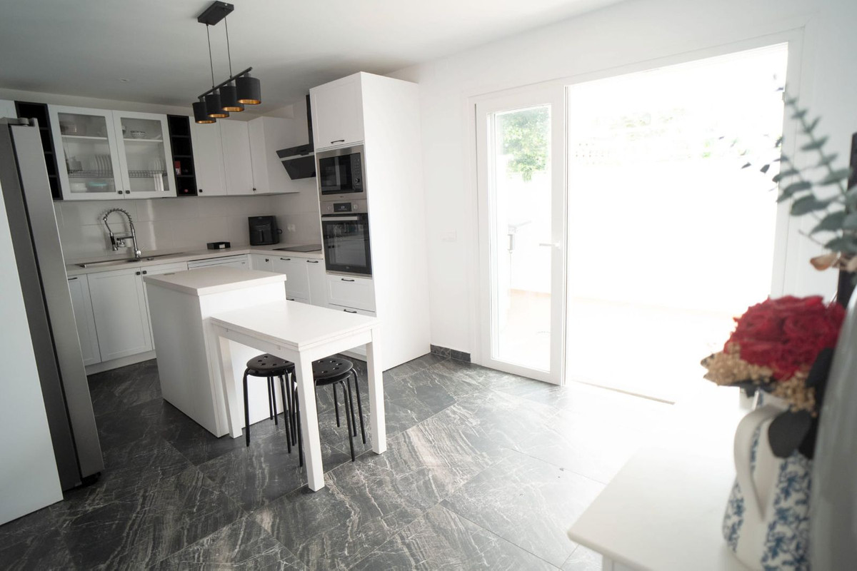 bfb79d6e371955d858ae72ee5e371d97 - 56