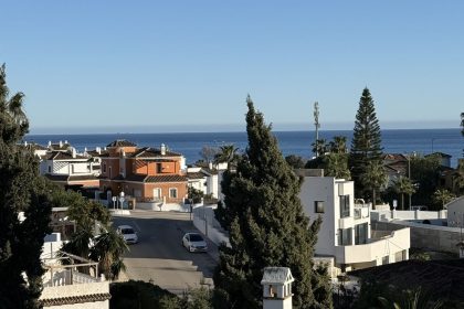 c040e7b58b7b559c8ec5be2a6b67fcc2 - 19