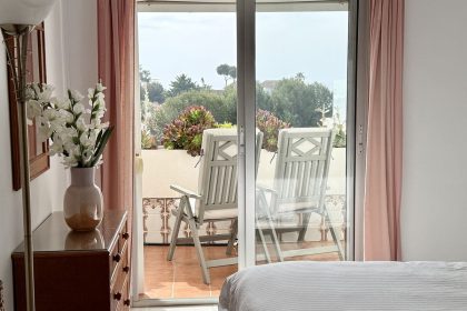 c040e7b58b7b559c8ec5be2a6b67fcc2 - 23