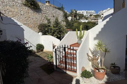 c040e7b58b7b559c8ec5be2a6b67fcc2 - 3