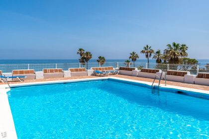 c0ad11492359da5a25c5b4c6f2bb4615 - 1