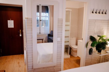 c0ad11492359da5a25c5b4c6f2bb4615 - 11