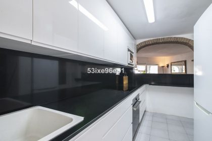 c0cbf9a9647958c2a644c91a141f0f4d - 12