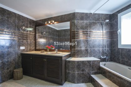 c0cbf9a9647958c2a644c91a141f0f4d - 18