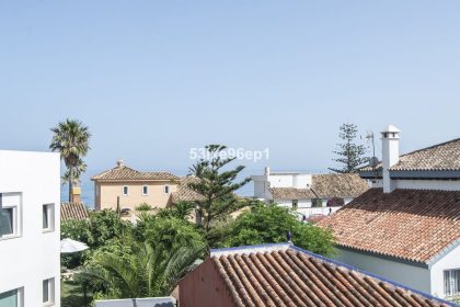 c0cbf9a9647958c2a644c91a141f0f4d - 21