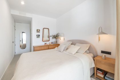 c119eb0209ef8d40c035b04eb9b9f5be - 18