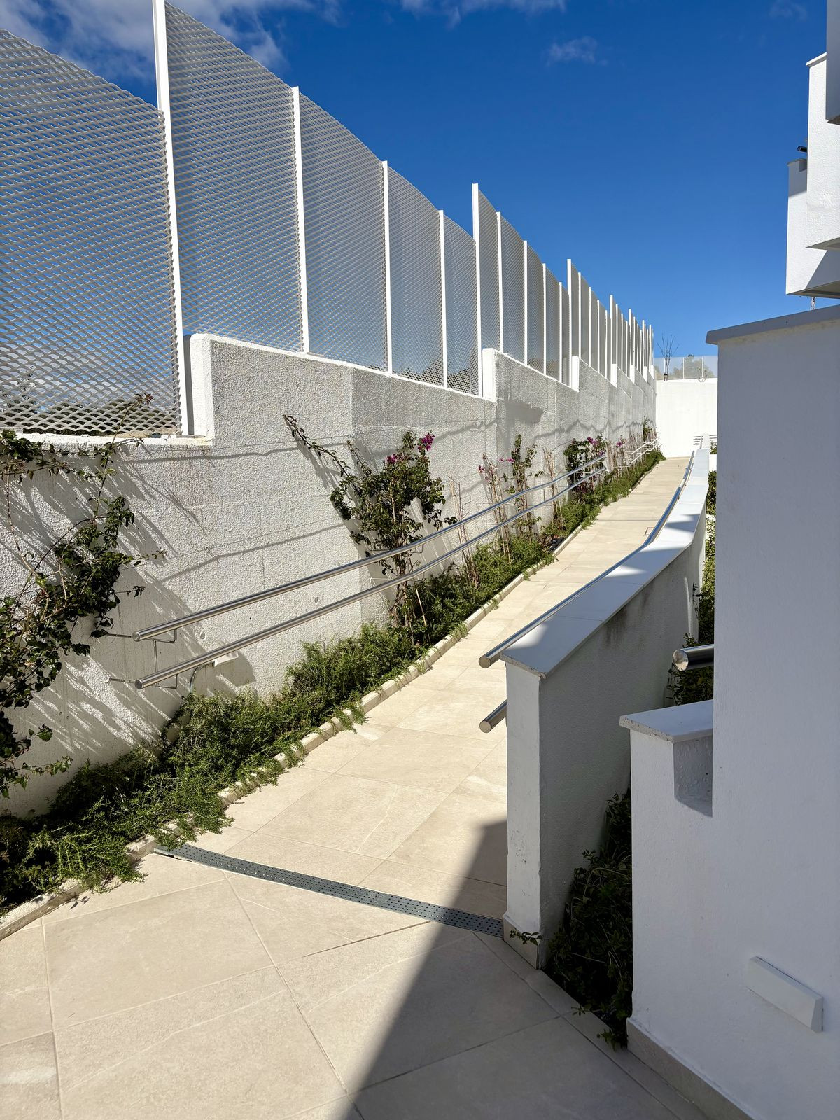 c22166c386374fc141468c4f8764db05 - 12