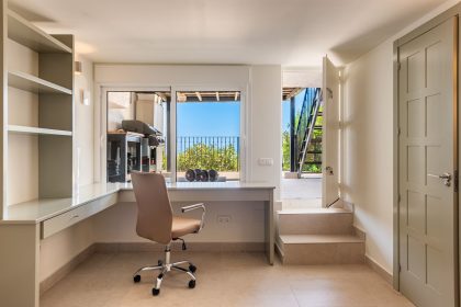 c2416cc6705307105d4e50c98346c6b6 - 18