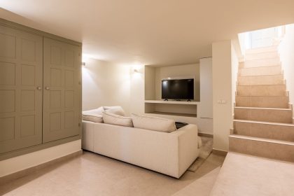 c2416cc6705307105d4e50c98346c6b6 - 19