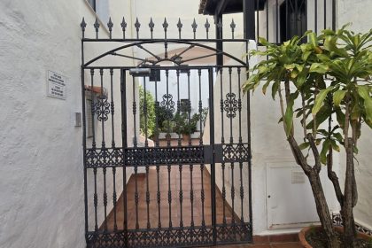 c2d2f8060a41b80f0c823bec057f2cbd - 12