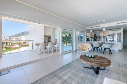 c3543116fb3e03cf937e89daa8413390 - 24