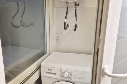 c43e614b008e282aeb527489d956be54 - 10