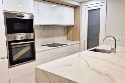 c43e614b008e282aeb527489d956be54 - 12