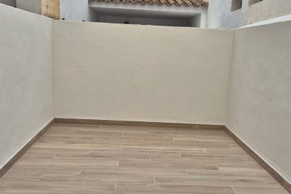 c43e614b008e282aeb527489d956be54 - 33