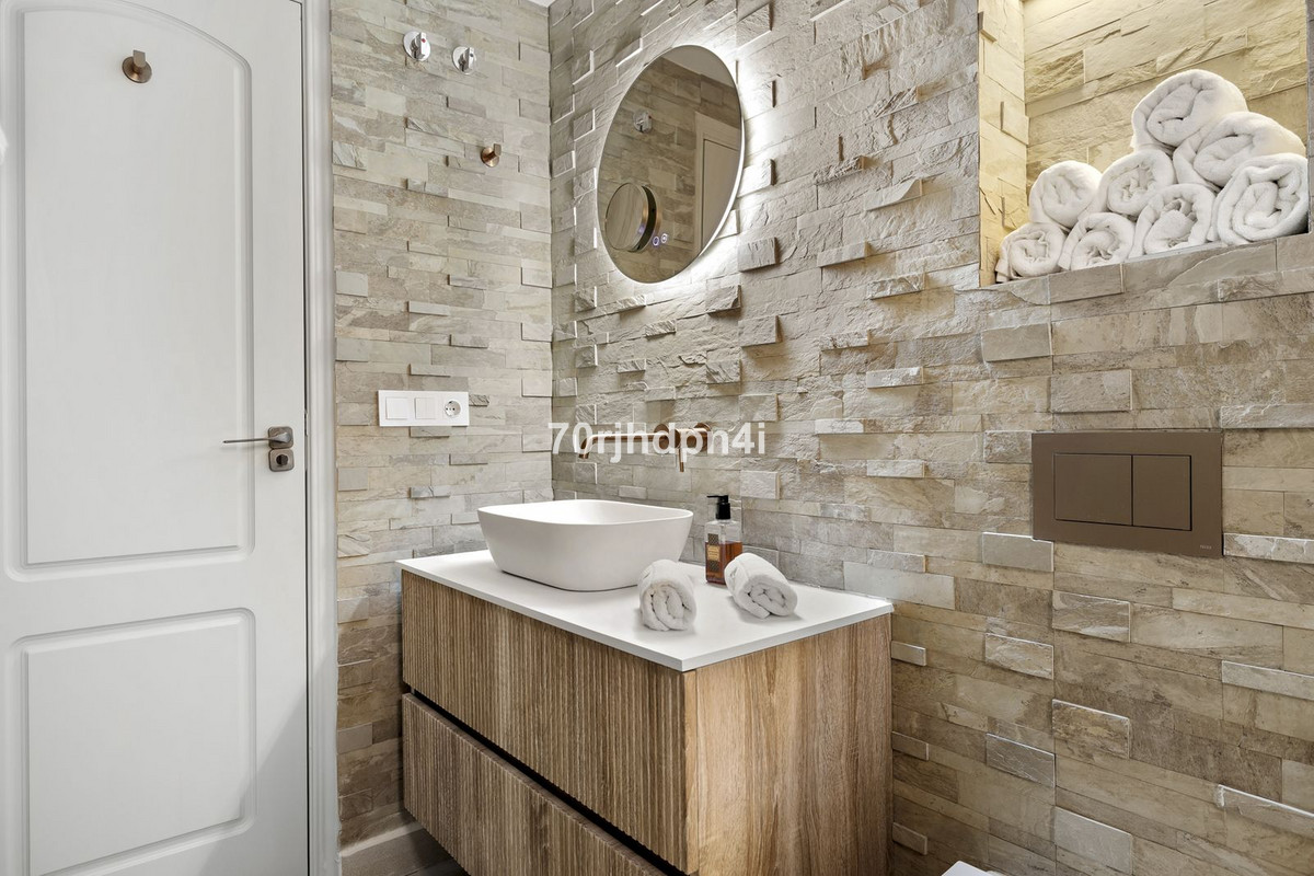 c5953051697ac759cccbb549f06b913d - 68