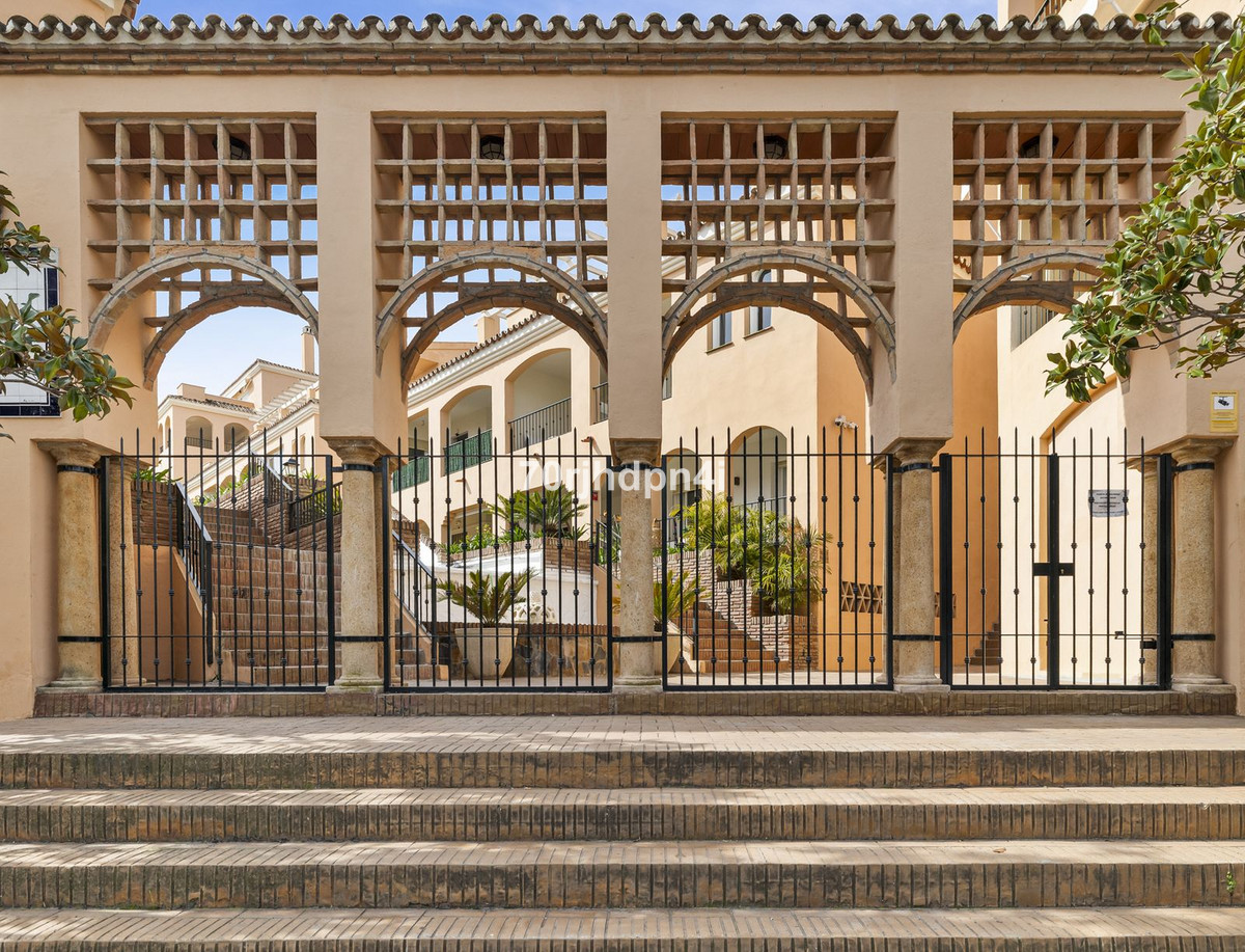 c5953051697ac759cccbb549f06b913d - 82