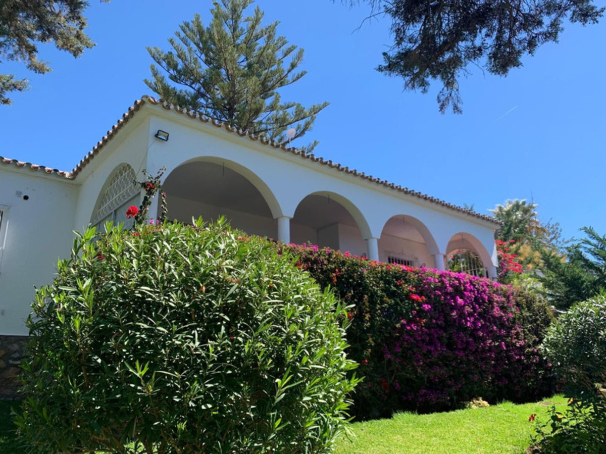 c6b1109025aa99b41ed5944fb81299a6 - 12