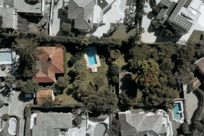 c6b1109025aa99b41ed5944fb81299a6 - 2