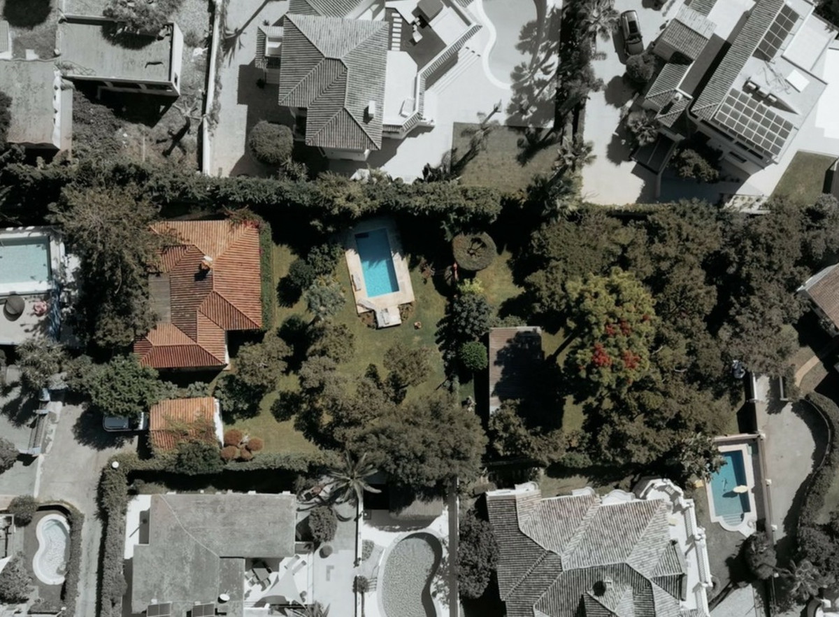 c6b1109025aa99b41ed5944fb81299a6 - 2