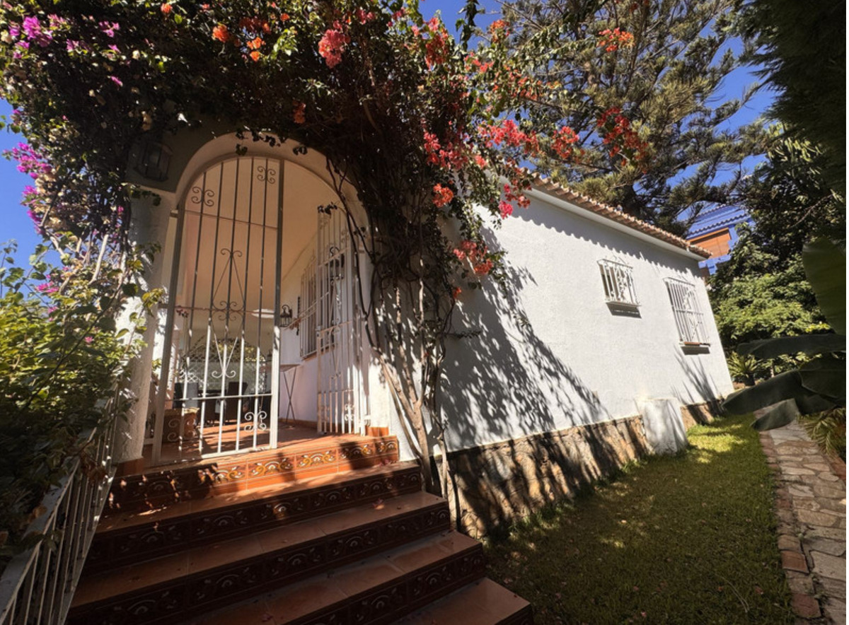 c6b1109025aa99b41ed5944fb81299a6 - 8