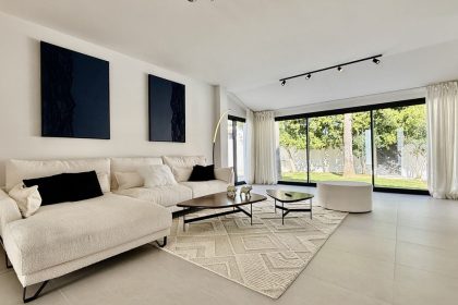 c6d614663684417f4a4baef31647934e - 11