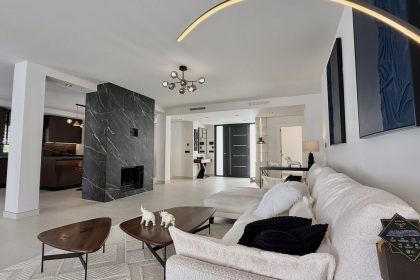 c6d614663684417f4a4baef31647934e - 12