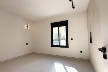 c6d614663684417f4a4baef31647934e - 15