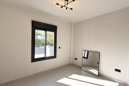 c6d614663684417f4a4baef31647934e - 16