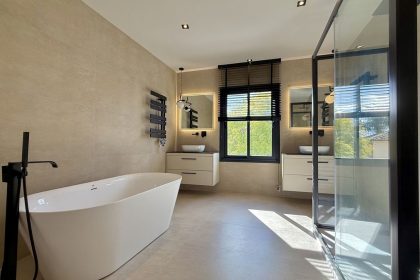 c6d614663684417f4a4baef31647934e - 26